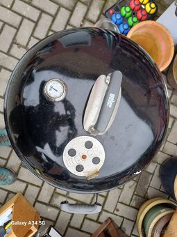Zahradní gril na uhlí Weber - 2