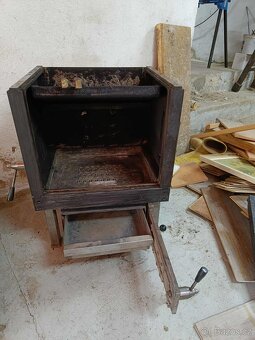 Krbová kamna s TV - 2