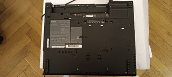 Lenovo ThinkPad T60 celkem pěkný a zachovalý - 2