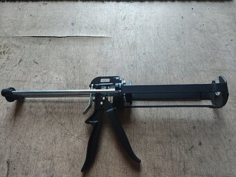 emkotvuNová vytlačovací pistol na ch - 2