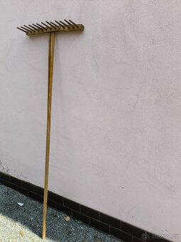 Dřevěné hrábě na seno na trávu - 2