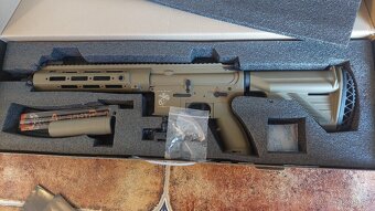 Prodám airsoft zbraň AEG M4 - 2