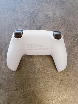 Ovladač na Playstation 5 - 2