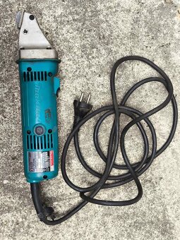 Makita JS1660 elektricke nuzky na plech - 2