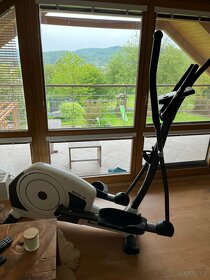Eliptický stroj houseFit - 2