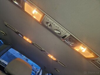 VW Caravelle 2.5 tdi 96kw 8 míst - 2