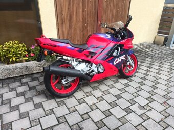 Prodám Honda CBR 600 F PC25 youngtimer retro po servisu - 2