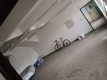 Pronájem skladových , výrobních prostor100 m2 - 2