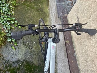 Trekové kolo Riverside 500 - 2