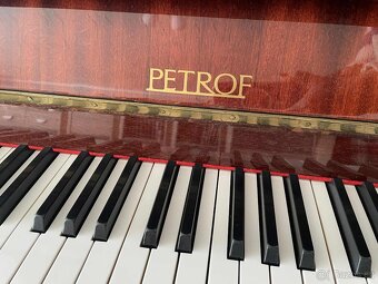 PETROF pianino 106 – mahagon, po generální opravě - 2