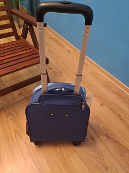Nový menší cestovní kufr na kolečkách vhodny prdospělé/děti - 2