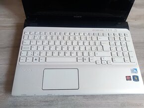 Sony Vaio SVE151C11M - 2