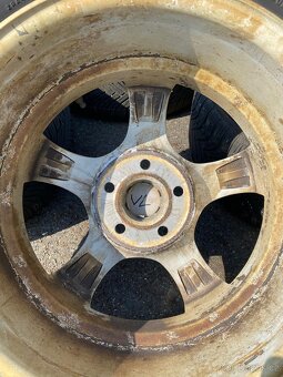 Prodej kompletních kol 215/60R16 99H - 2