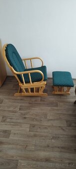 Prodám houpací křeslo s podnožkou. - 2