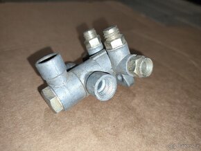 Rozvodka centrálního mazání Škoda, Tatra - 2