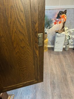 Masivní skříň (141013) - 2