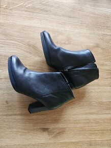 Boty černé NOVE vel 39 - 2