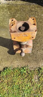 Závěs na traktor-otočný - 2