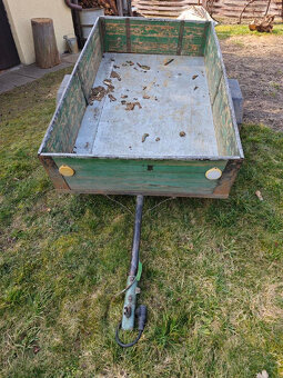 Přívěsný vozík, vlek za auto. - 2