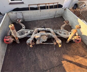 ZADNÍ NÁPRAVA BMW E46 330 I - 2