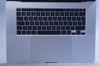ZÁRUKA/MacbookPro 16"TB CTO/I9 2.4GHZ/32GB RAM/512GB SSD - 2