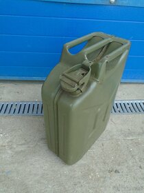 Plechové kanystry 20 l - 2