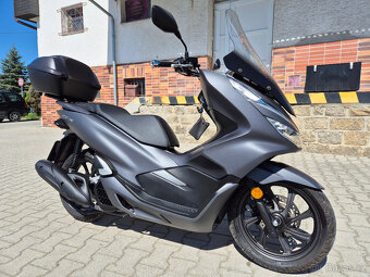Prodám Honda PCX 125 , r. v. 2019, verze s ABS, ČR, 9152km - 2