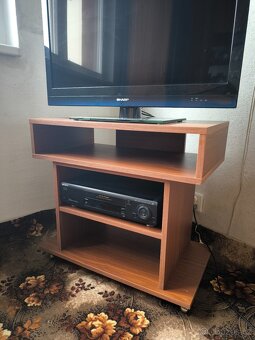 TV stolek na kolečkách - 2