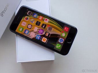 Apple iPhone SE (2020) 128GB Black, TOP - ZÁRUKA - 2