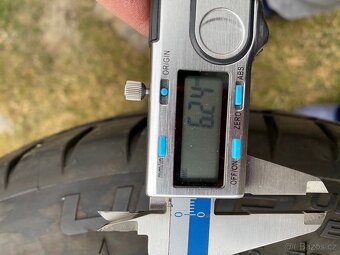 Letní pneu 225/45 R 19 - 2