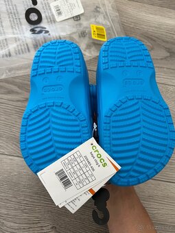 Nove crocs j1 - 2