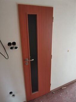 Zánovní interiérové dveře - částečně prosklené - 2