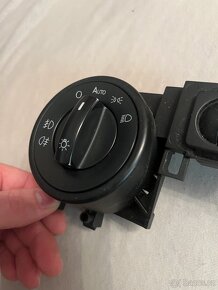 automatický spínač světlometů 7L6 941 431 AJ - 2