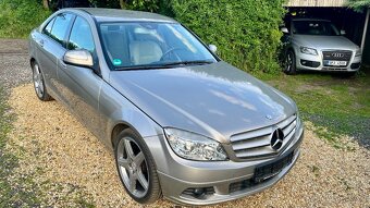 MERCEDES-BENZ W204,C180 SERVISNÍ KNIHA. - 2