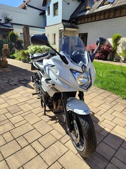 Yamaha XJ6 - 2