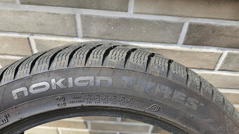 225/45 R18 - NOKIAN TYRES - zimní pneu 8mm, zánovní - 2