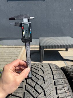 Zimní pneu goodyear 245/35 R 19 93w - 2