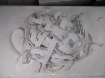 Zip spirálový. Délka cca 90 cm - 2