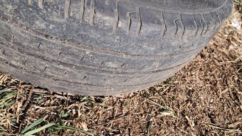 4 plechová kola s letními pneu 205/65 R16C – 4–5 mm vzorek, - 2