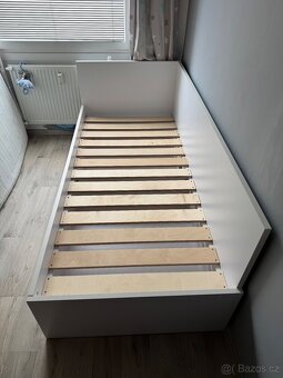 Postel 200x90 (zánovní) +matrace - 2