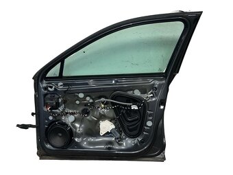 Pravé přední dveře šedá metalíza LR7H VW Passat B8 r.v. 2015 - 2