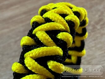 Paracord náramek (17 cm) yellow - black - 2