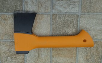 FISKARS X5 Sekera na kempovanie - 2