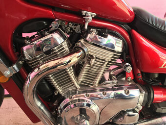 Suzuki Intruder VS 800 - 2