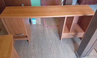 Kancelarsky psaci stul - 2