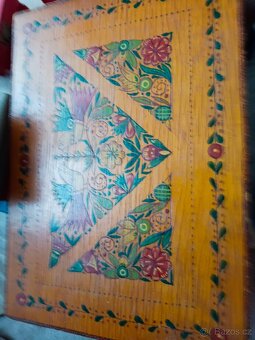 Prodám velkou sbírku bižuterie  v několika barevných krabčká - 2