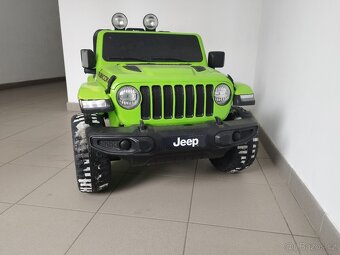 Dětské elektrické autíčko - 2