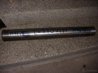 Tažné trubky CNC soustruhu. - 2