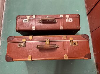 Staré cestovní kufry - 2