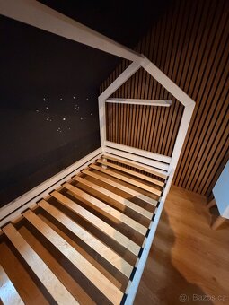 Domečková postel s roštem - 2